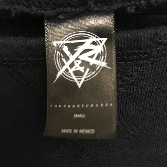 Young & Reckless (Y&R) S scoop neck sweater black red Los Angeles - Picture 4 of 7